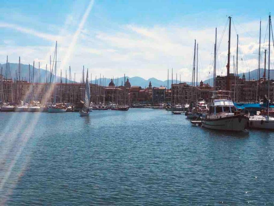Boat And Breakfast Hotell Palermo Exteriör bild