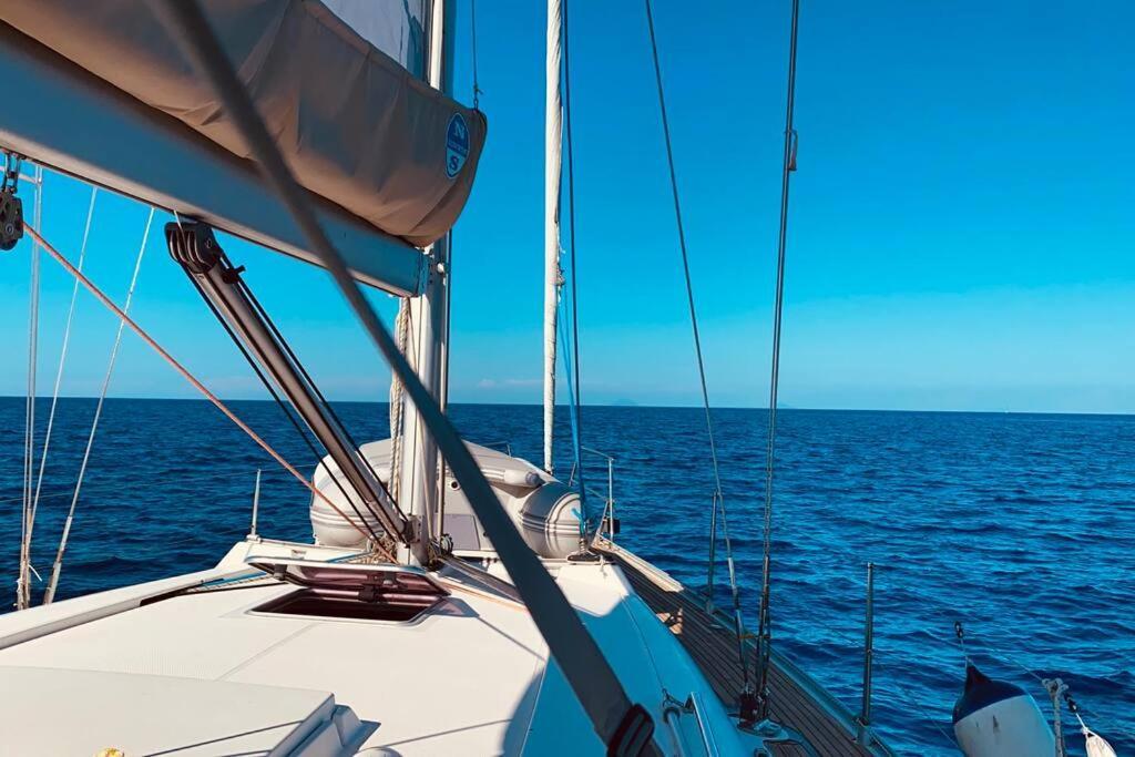 Boat And Breakfast Hotell Palermo Exteriör bild